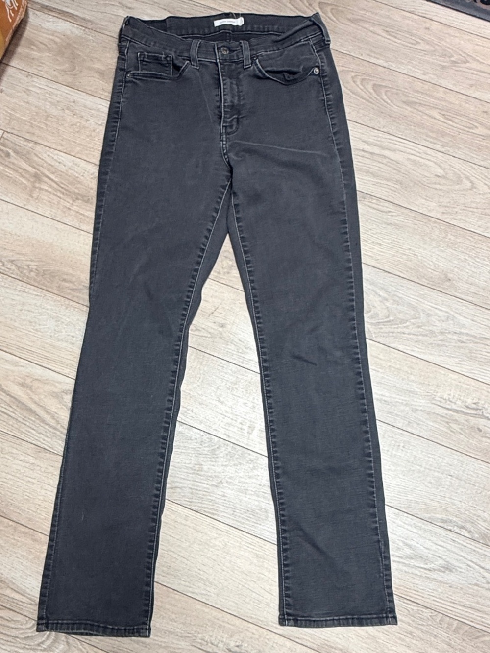 Levi’s classic straight black Jeans size 29/32